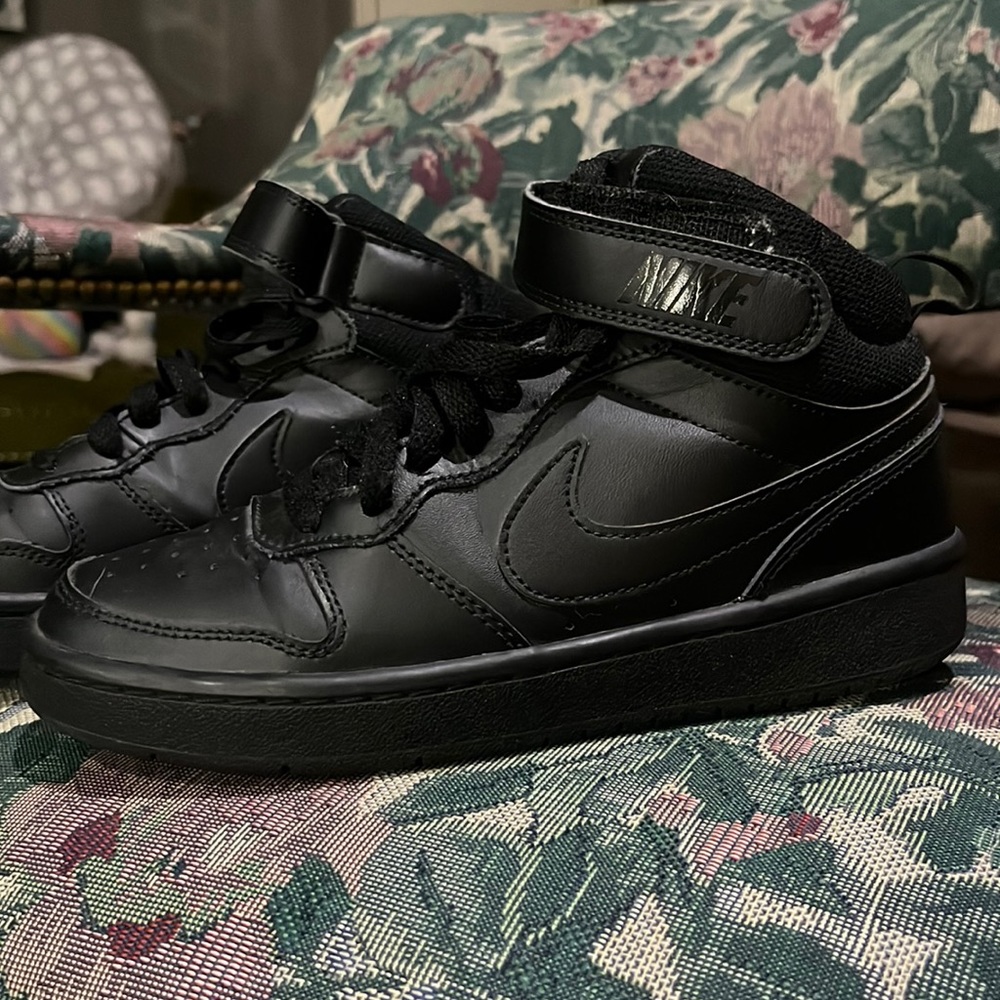Nike court borough mid 2 GS